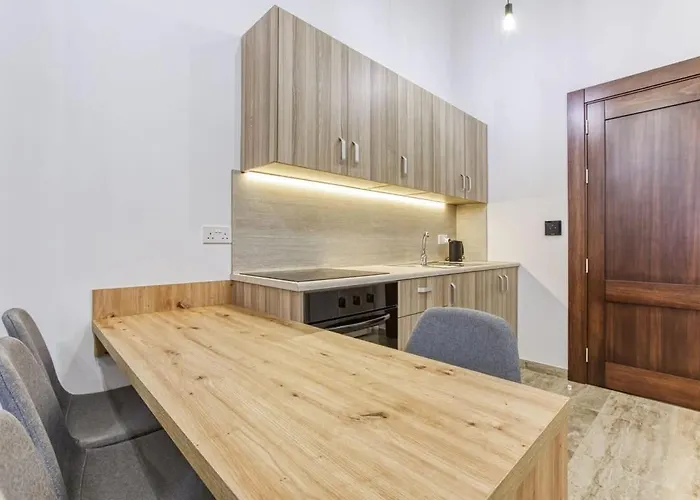 Daire Lovely In The Heart Of Qormi Village Santa Vennera