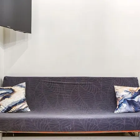 Modern Qormi Stay With Private Balcony Near City Square דירה