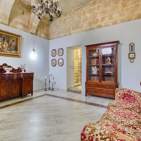 Lovely In The Heart Of Qormi Village * Santa Vennera