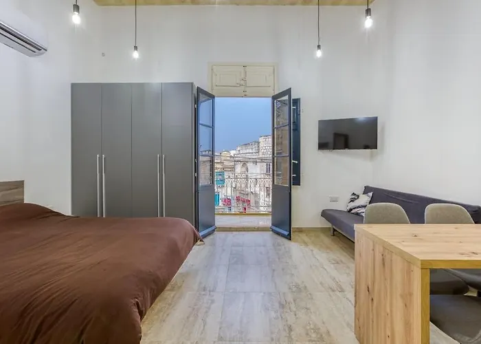 Lovely In The Heart Of Qormi Village Santa Vennera