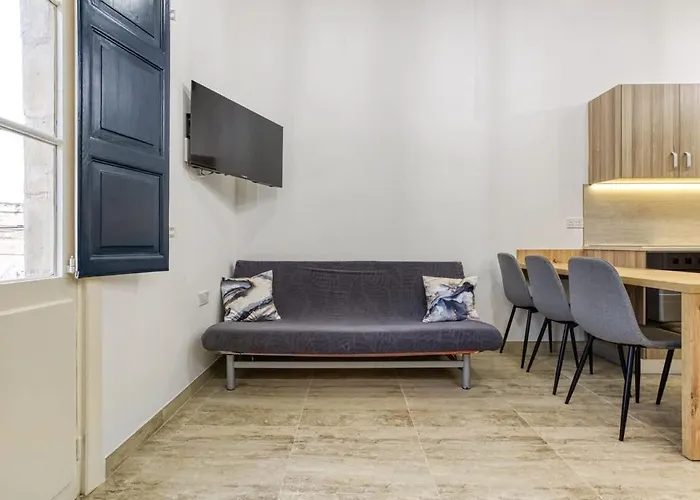 Lovely In The Heart Of Qormi Village * Santa Vennera