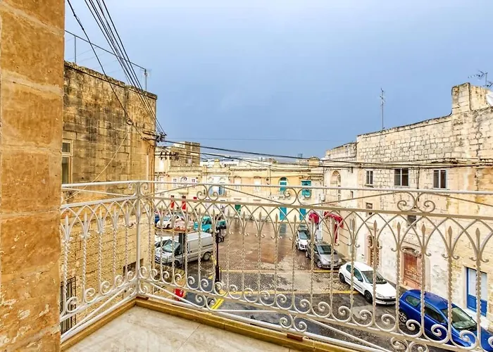 Lovely In The Heart Of Qormi Village *